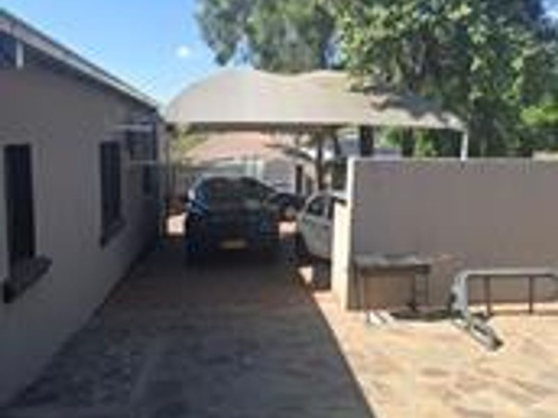 Commercial Property in Windhoek West - Photo 3