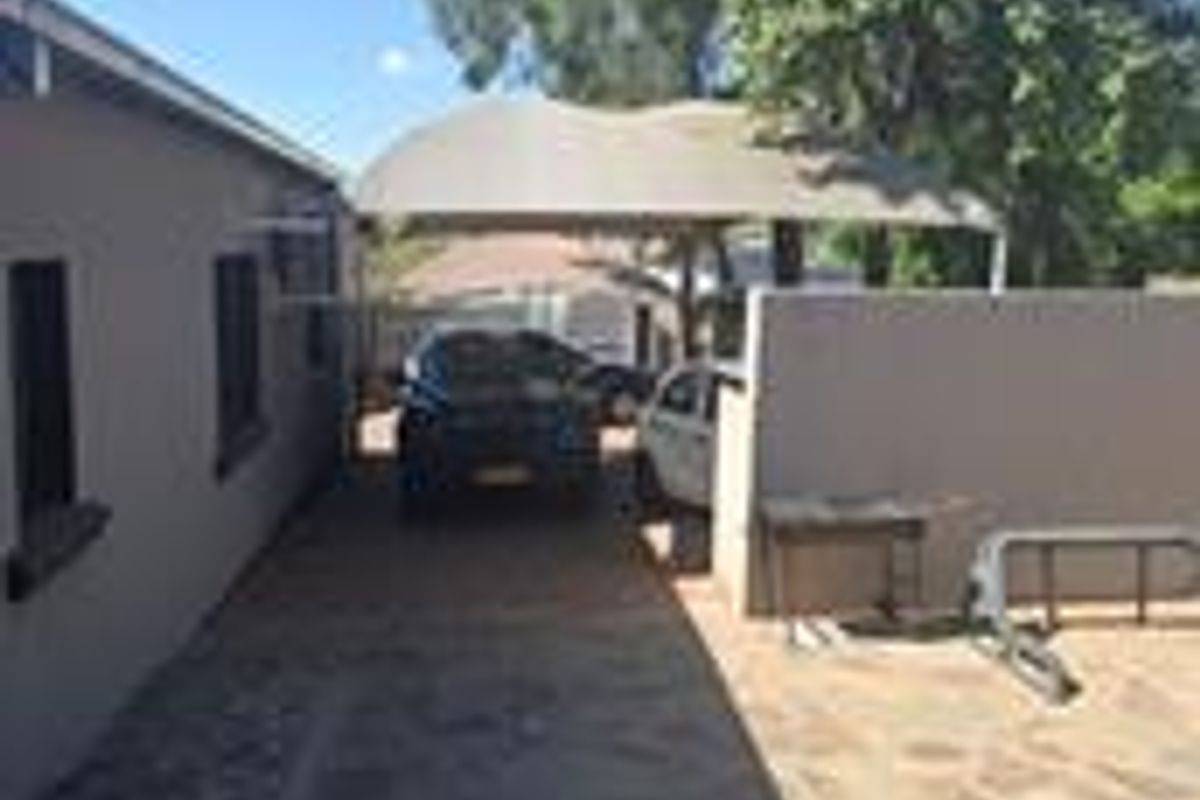 Commercial Property in Windhoek West - Photo 3