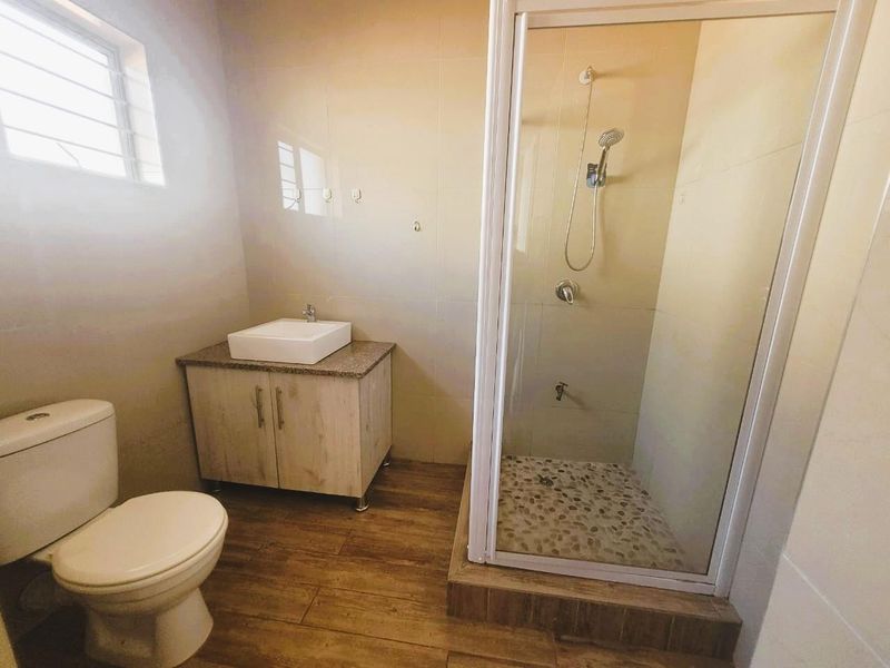 **Prime Durban North Property with Breathtaking 180-Degree Sea Views** - Photo 9