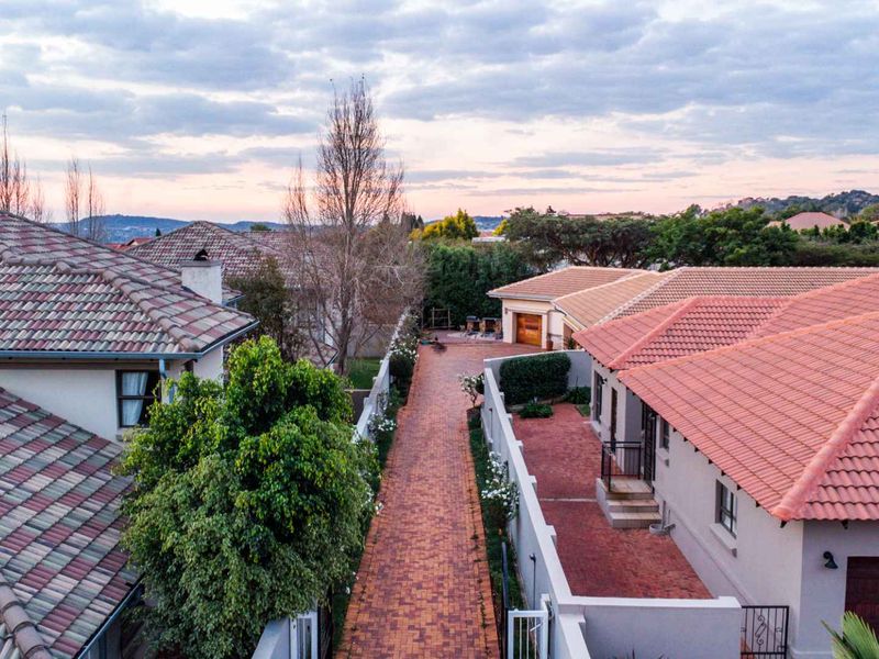 Modern Single-Storey Family Living with Indoor Braai & Flatlet in The Wilds Estate - Photo 3