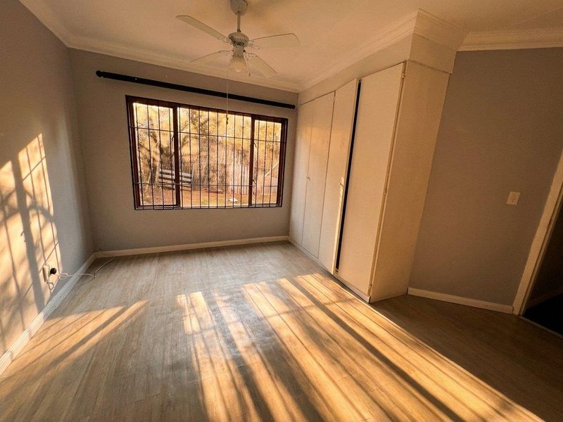 Spacious 3-Bedroom Loft Townhouse in Candice Glades, Northwold Asking Price: R1,050,000 - Photo 9