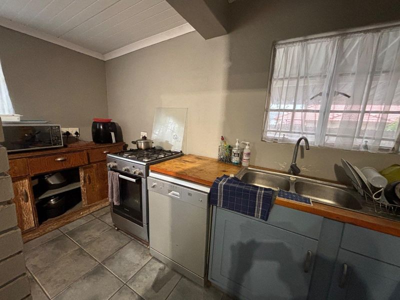 Beautifully restored and filled with character. - Photo 9