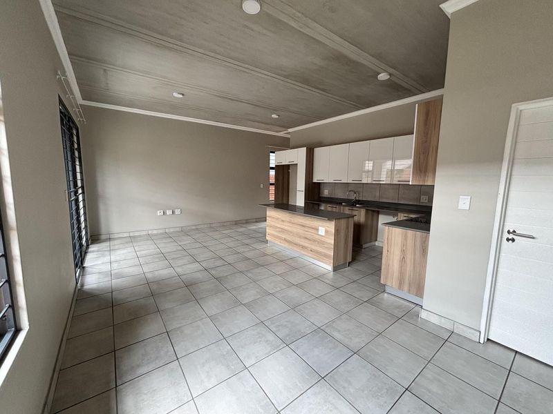 Modern 3-Bedroom Duplex in Secure Estate - Photo 4