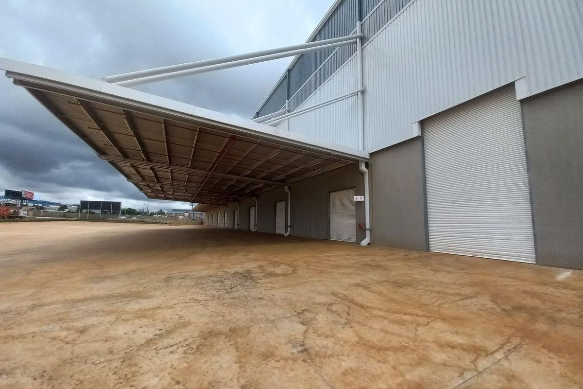 11 972m2 Louwlardia Warehouse To Let - Photo 3