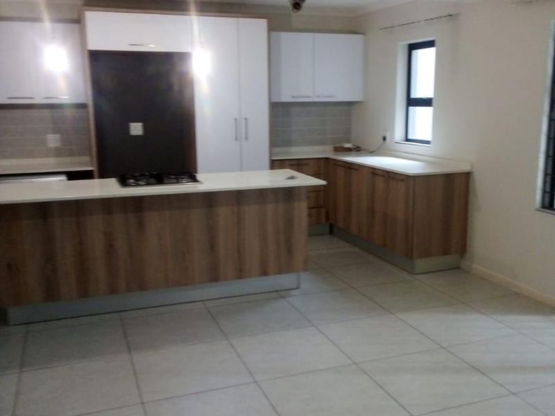 3 Bedroom Apartment for Sale in Modderfontein - Photo 9