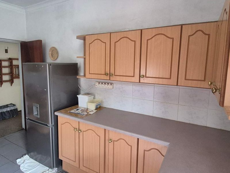 Charming Family Home in Senekal with Flatlet - Photo 7