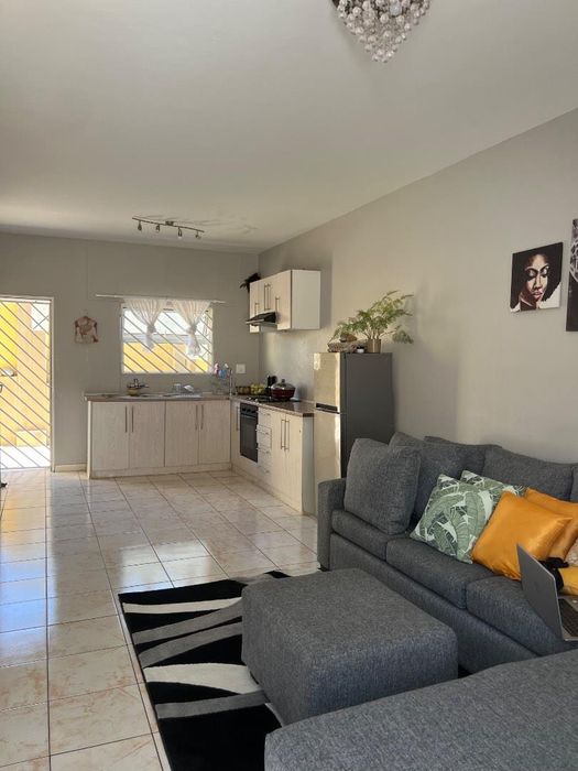 Property #2552090, Townhouse For Sale in Otjomuise Ext 4