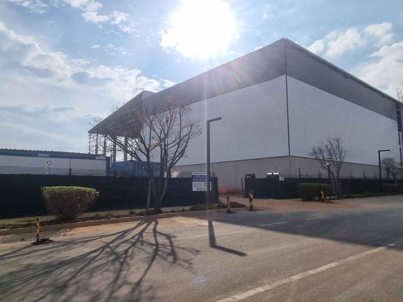 Section S5 | Premium Logistics Facility To Let in Jet Park – 10,288m2 - Photo 3