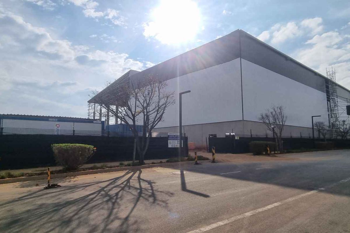 Section S5 | Premium Logistics Facility To Let in Jet Park – 10,288m2 - Photo 3