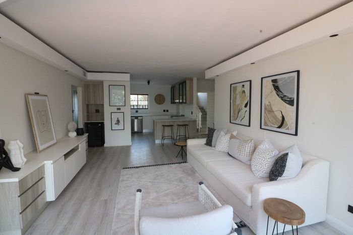 Property #2509153, Townhouse For Sale in Umhlanga Central