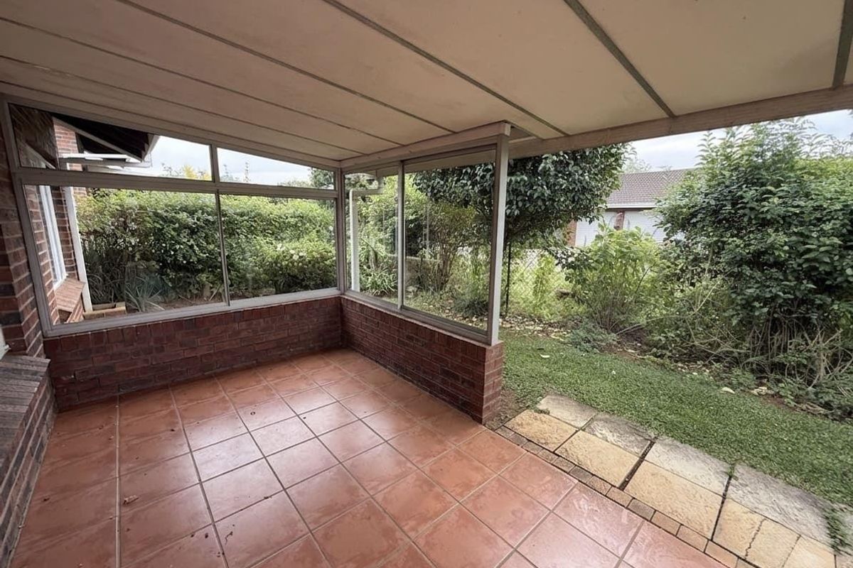 Easy, Comfortable Living in Amberglen - Photo 5
