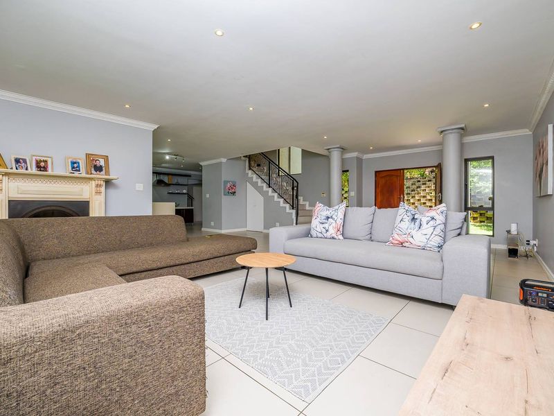 Hendra Estates - NEW TO MARKET!! GORGEOUS, PET-FRIENDLY FAMILY HOME FOR SALE IN THE GARDENS SECURITY ESTATE - Photo 6