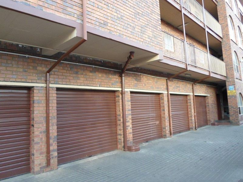 BACHELOR FLAT TO RENT IN PRETORIA WEST - Photo 9