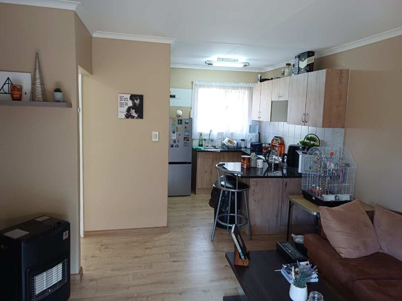 Spacious 2 Bedroom unit in Florida Glen - Photo 4