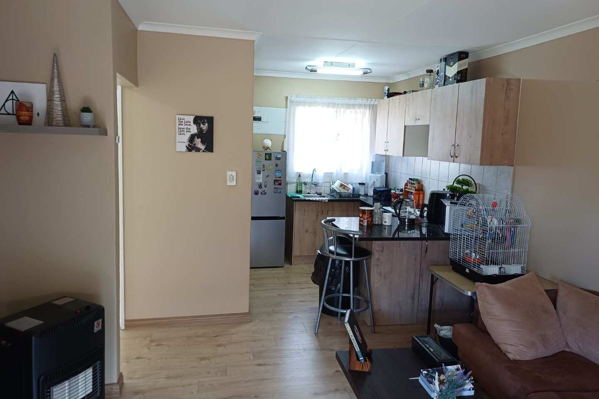 Spacious 2 Bedroom unit in Florida Glen - Photo 4