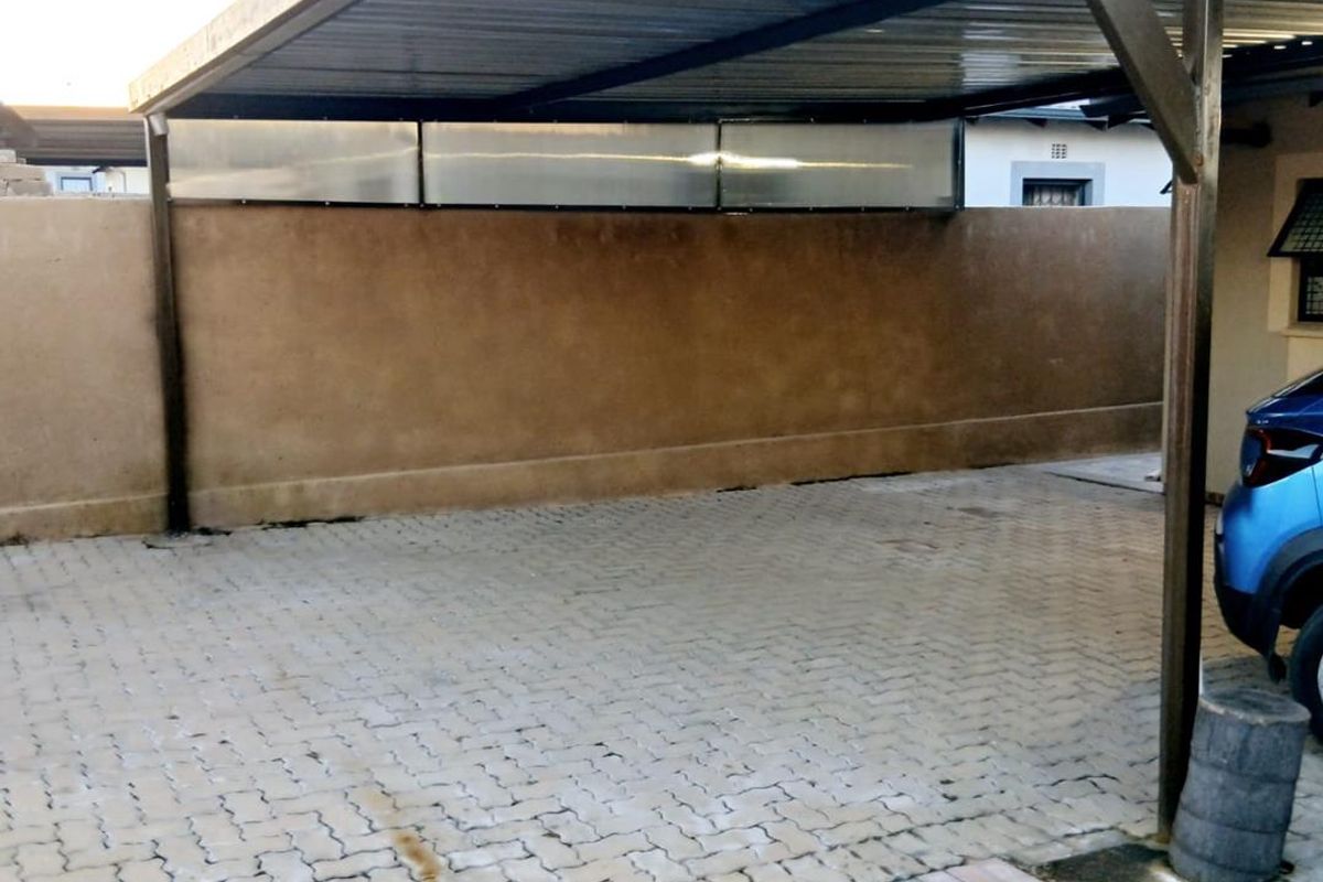 Clayville -R850 000 Neat Family Home - Photo 3