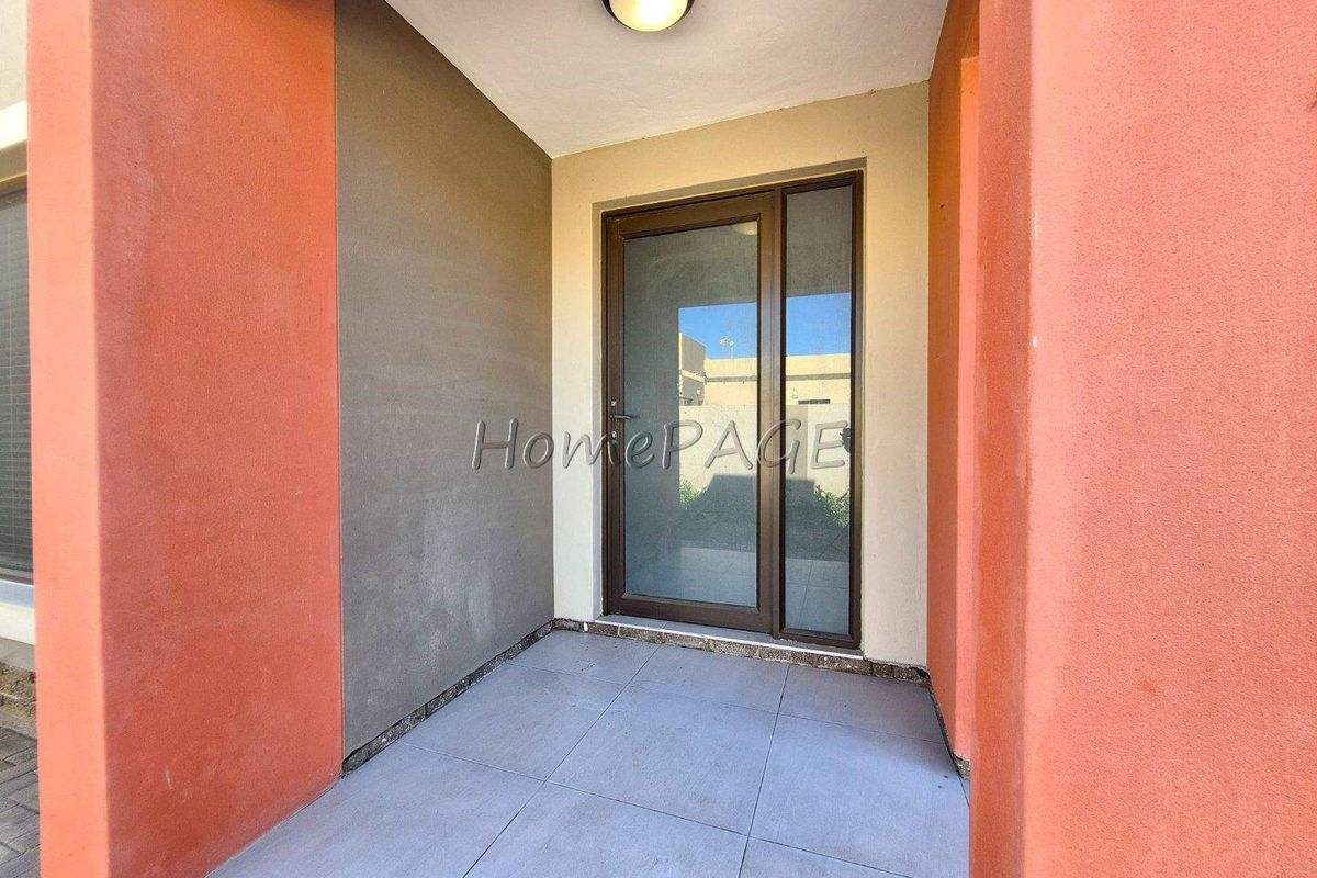 Fairway Estates, Walvis Bay:  4 Bedr Home with HUGE garage space is for Sale - Photo 4