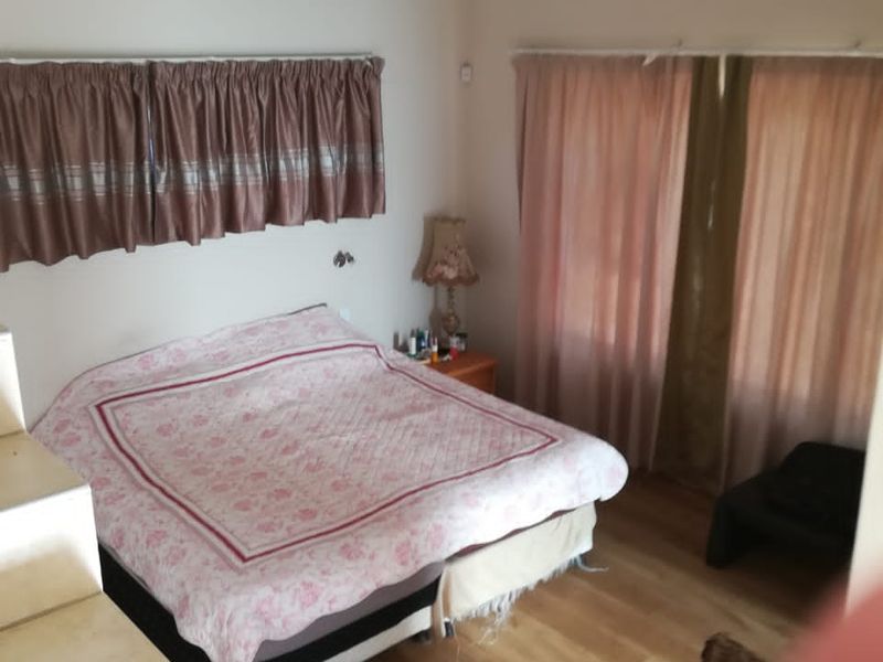 Charming 1-Bedroom Retreat: Comfort, Style & Security Await - Photo 5