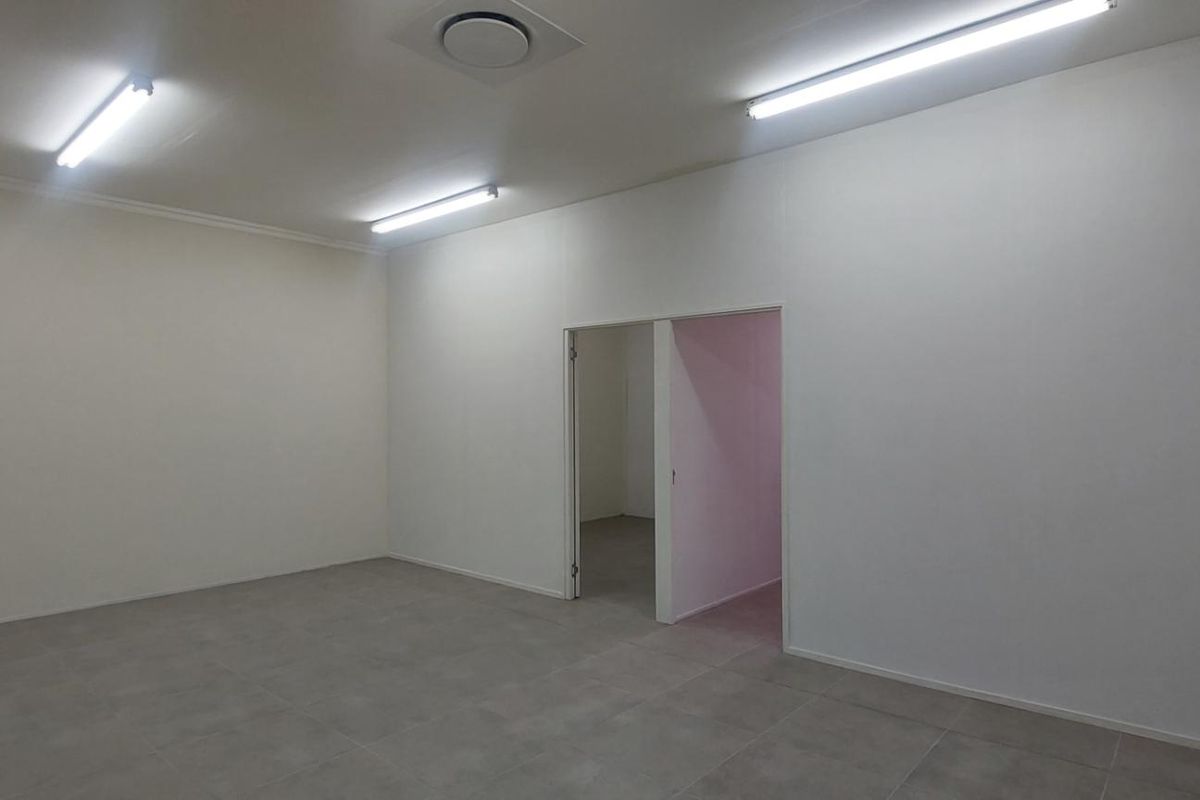Office space to let central town - Photo 5