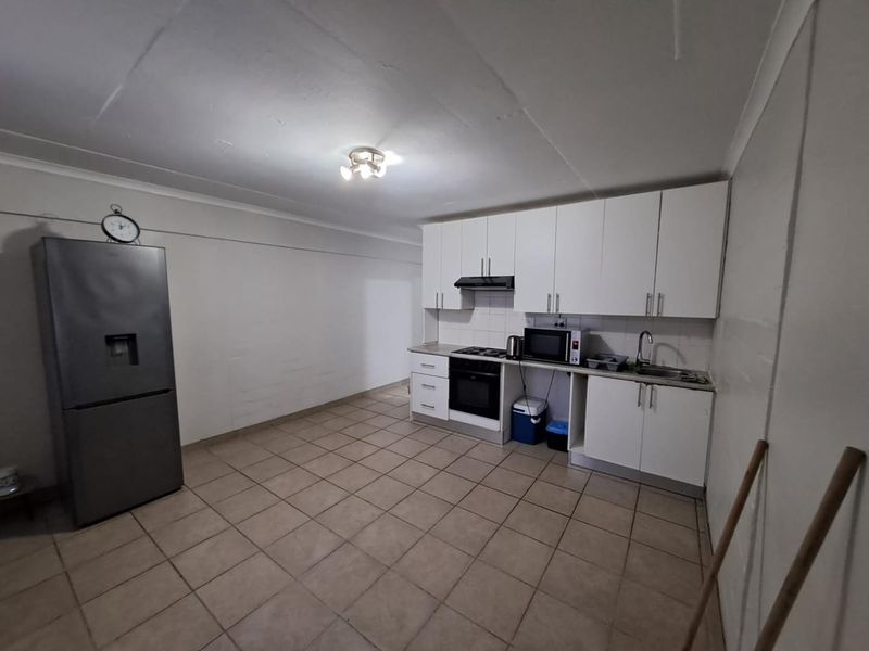 Secure & Convenient One-Bedroom Apartment in Grand Central Apartments - Photo 5