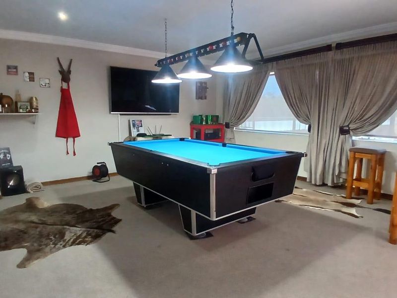 Spacious townhouse in a secure estate - Photo 9