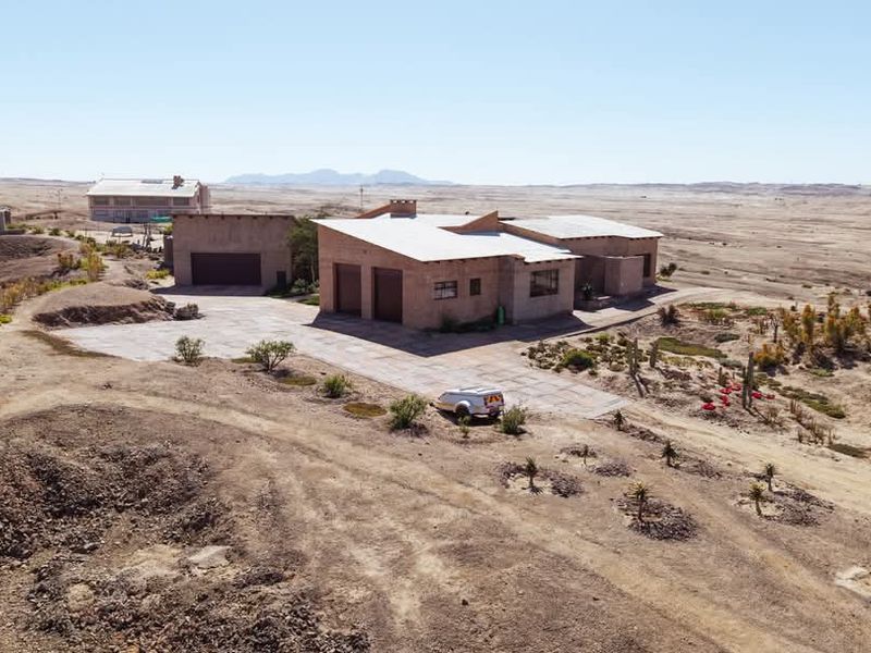 Namibian Dream: 10-Hectare Smallholding in Unique Terrain" - Photo 3