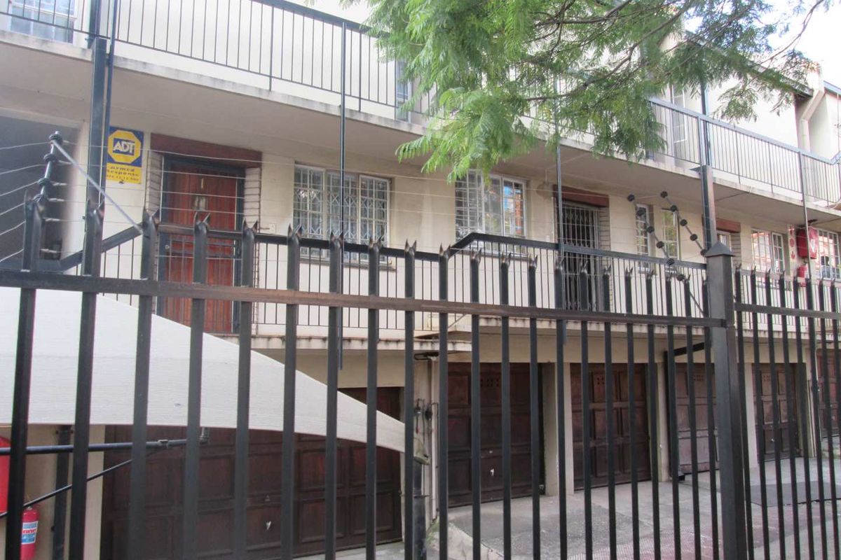 BEAUTIFUL, NEAT AND BIG [4] FOUR BEDROOMS DUPLEX FOR SALE IN SUNNYSIDE EAST '' BARGAIN - Photo 2