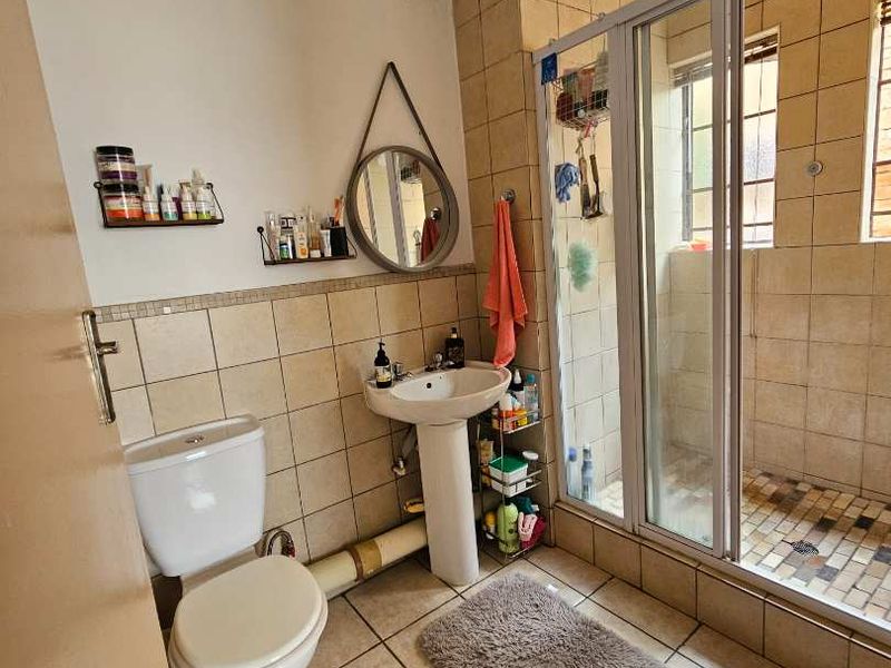 4 bedroom charming townhouse - Photo 10