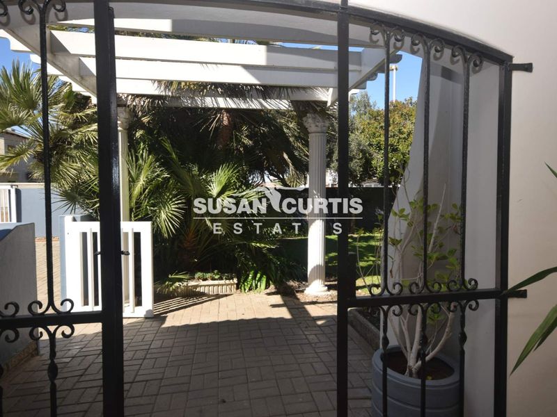 5 BEDROOM DOUBLE STOREY HOUSE IN HAGE HEIGHT, SWAKOPMUND FOR SALE - Photo 9