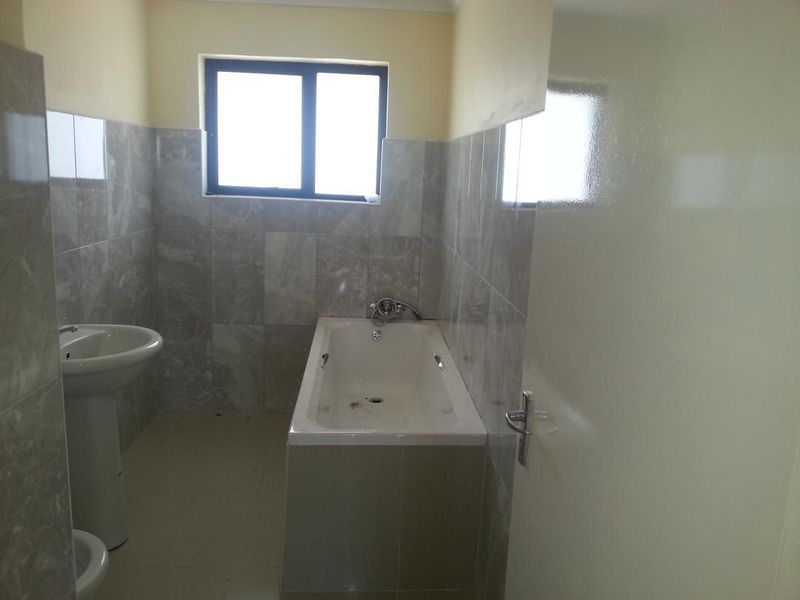 Flat for sale In Otjomuise - Photo 6