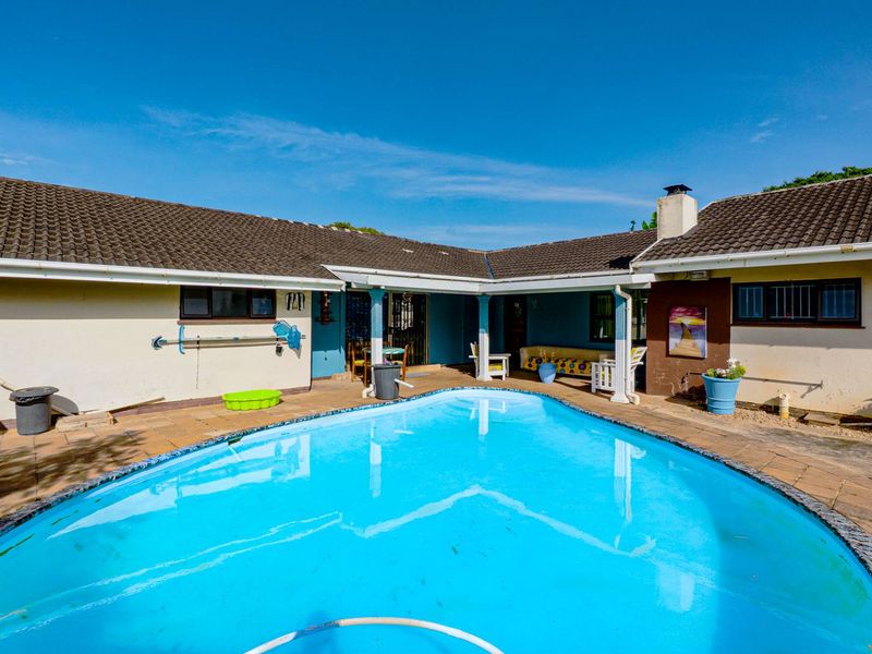 Above road level home with cottage - Photo 7