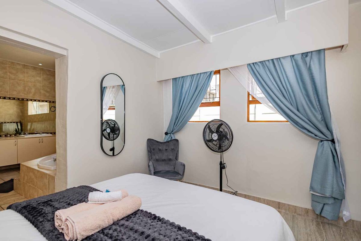 La Bella Vida Self Catering Apartments - Photo 4