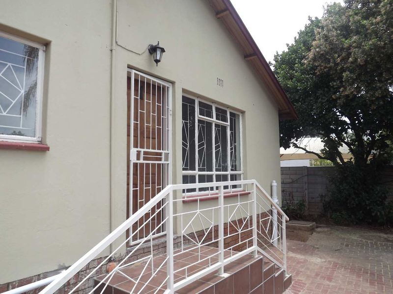 Neat Garden Cottage for Rent – Comfort and Convenience - Photo 1