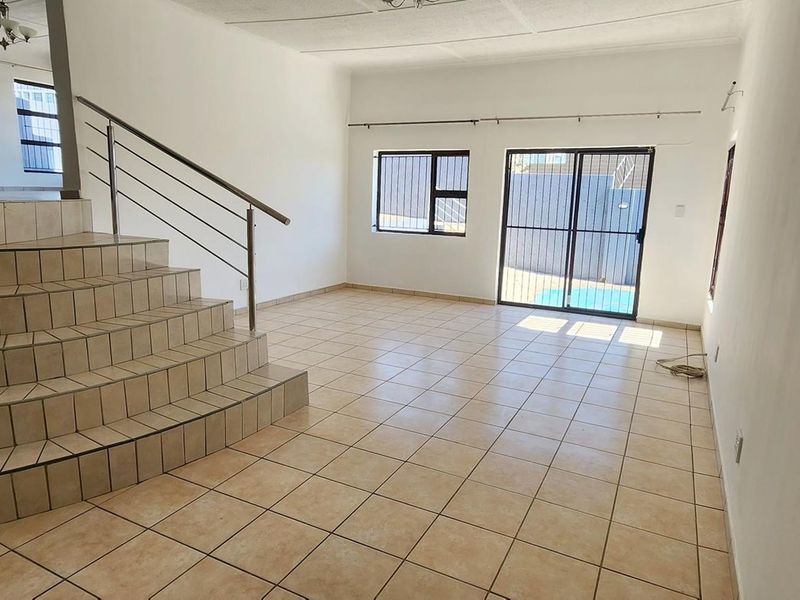 Located within walking distance of Windhoek Gymnasium - Photo 10