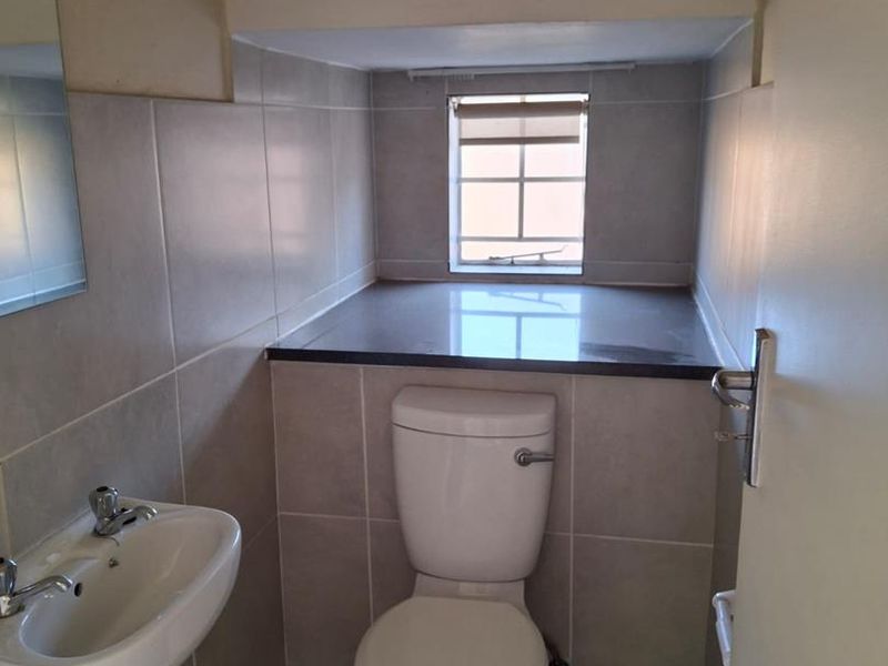 BEAUTIFUL 3 BEDROOM DUPLEX FOR SALE IN EQUESTRIA - Photo 4