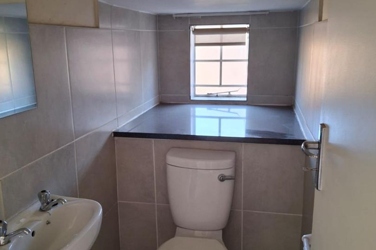 BEAUTIFUL 3 BEDROOM DUPLEX FOR SALE IN EQUESTRIA - Photo 4