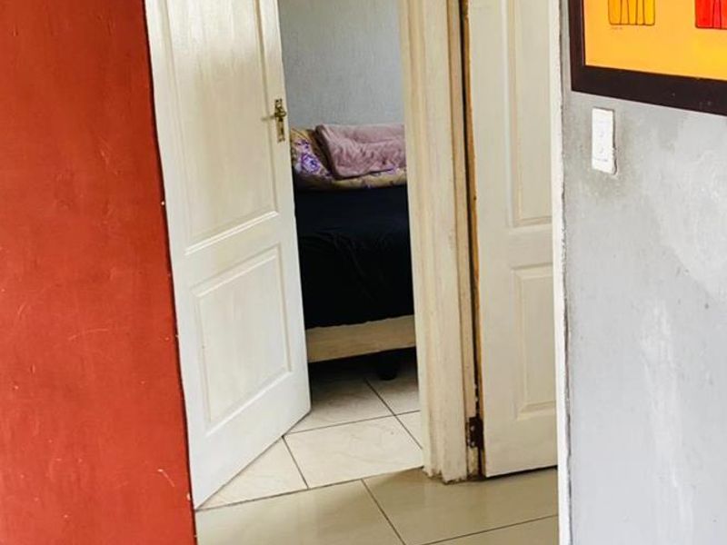 Stunning 2 Bedroom Property for Sale in Old Crossroads - Photo 9