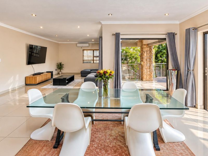 Stunning 5-Bed Home with Infinity Pool & Mountain Views - Photo 9