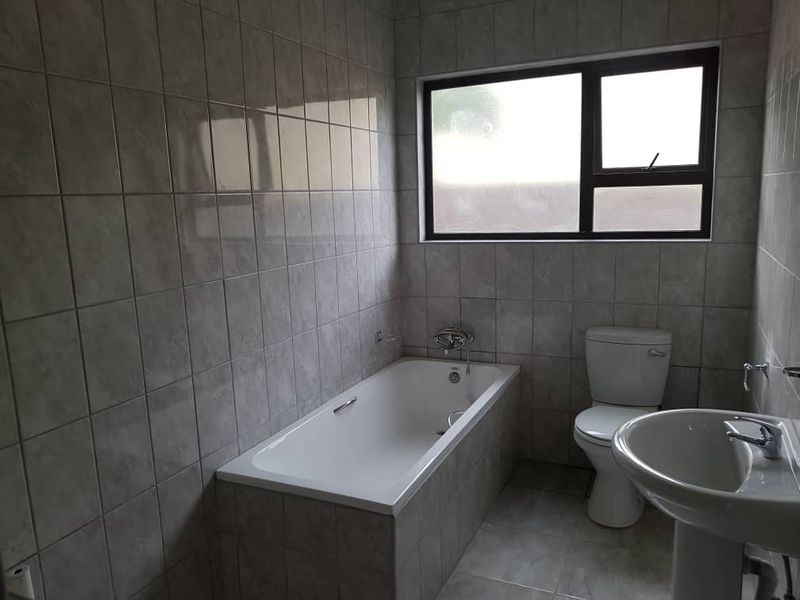 IMMACULATE PRIVATE UNIT - Photo 6