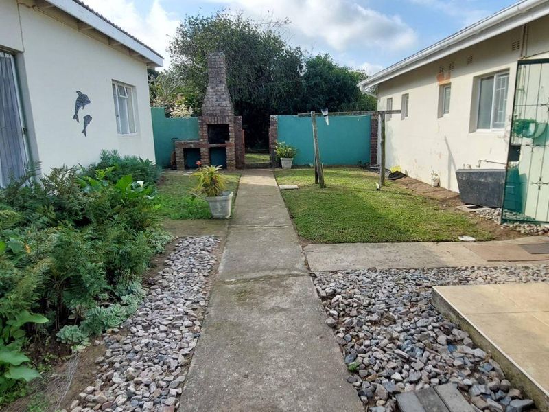 Charming 3-Bedroom Home with Separate Flatlet for Sale in Port Alfred - Photo 3