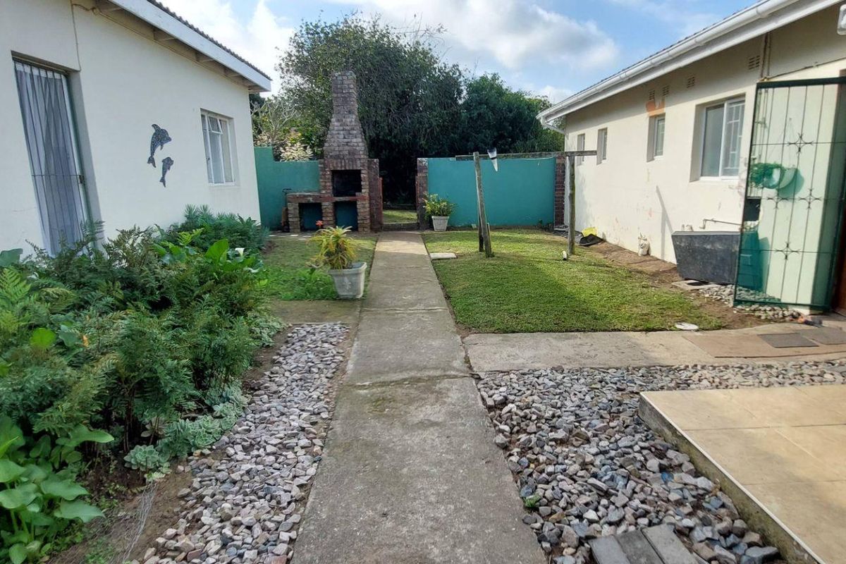 Charming 3-Bedroom Home with Separate Flatlet for Sale in Port Alfred - Photo 3