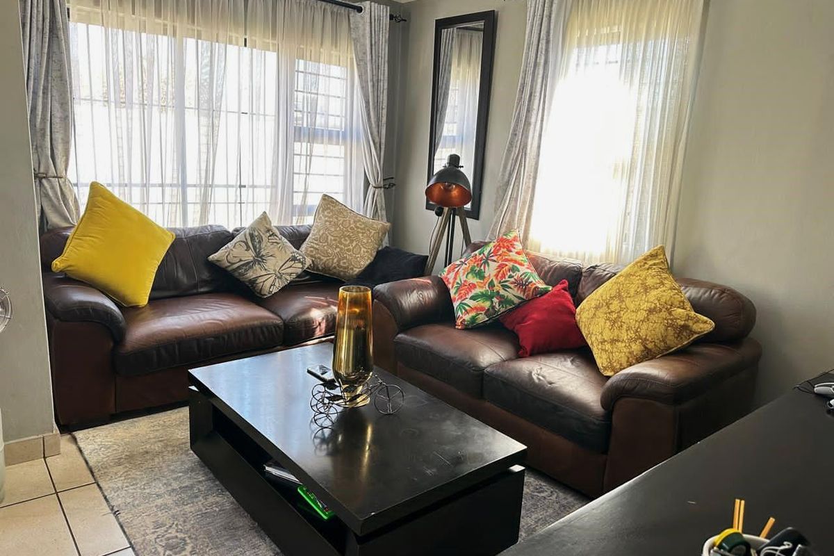 COZY 3 BED IN LEOPARD'S REST ESTATE.. - Photo 5