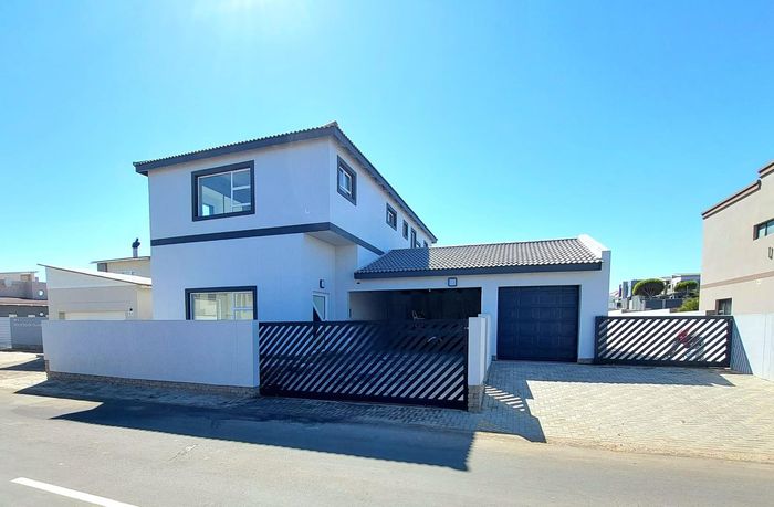 Property #2384935, House For Sale in Waterfront