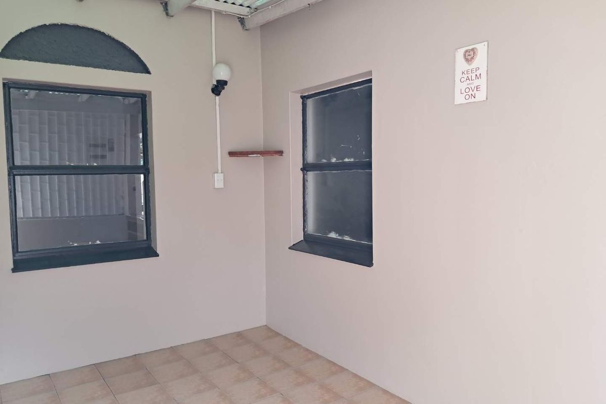 Absolute Gem in sought-after neighborhood walking distance to all amenities - Photo 4