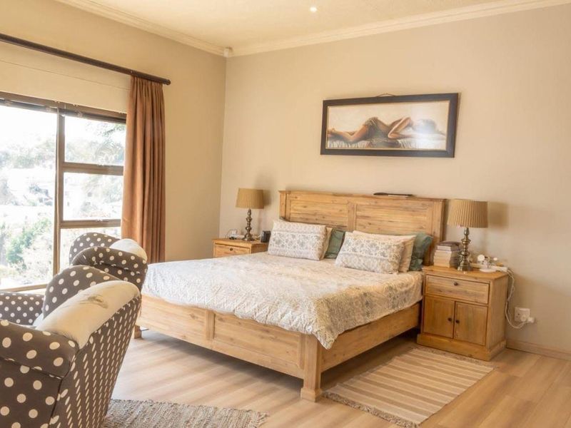 🏡 Beautiful Family Home in Highly-Sought Ludwigsdorf - Photo 3