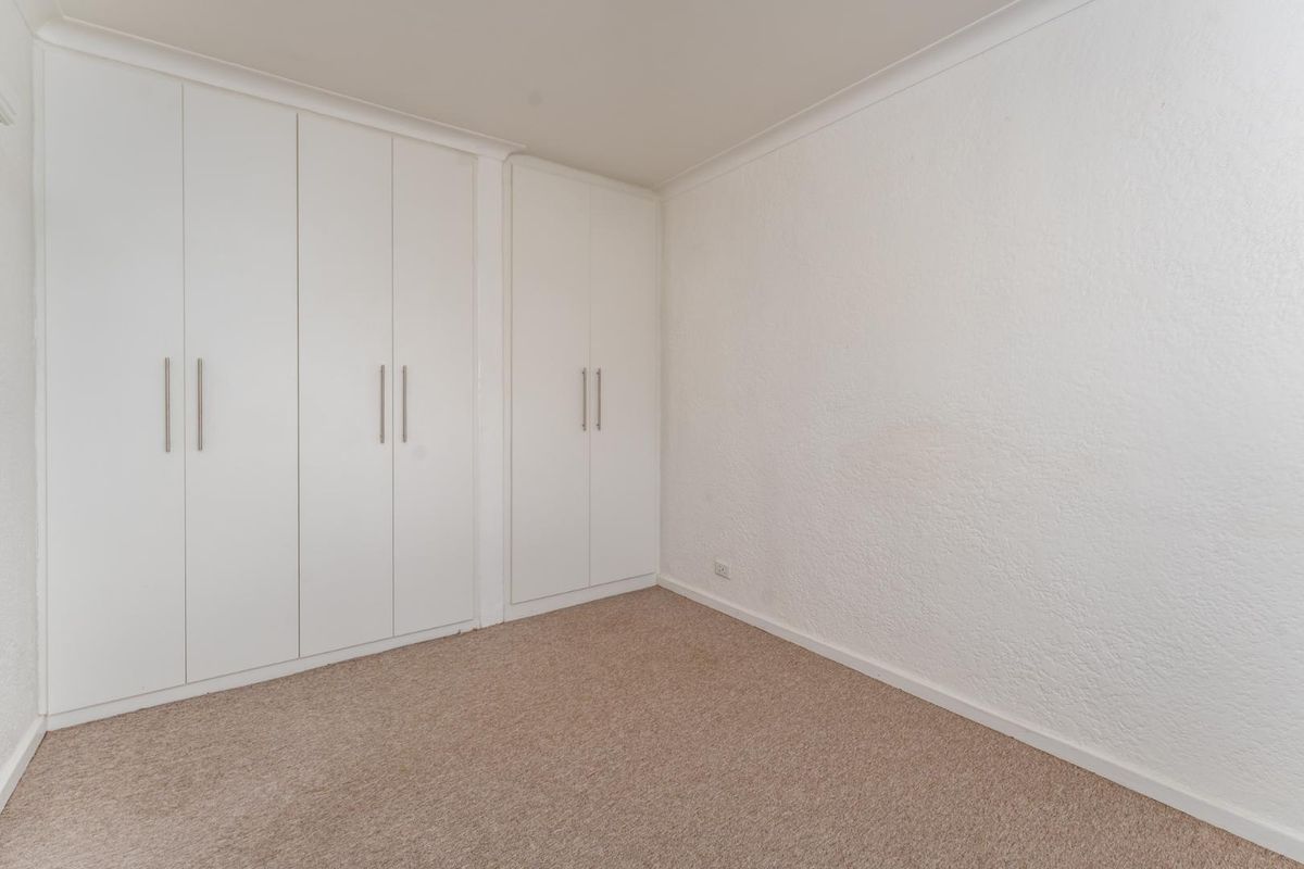 INVESTMENT 1 BED APARTMENT. - Photo 5