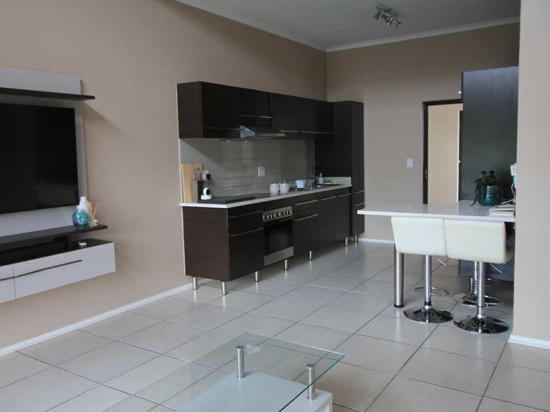 Modern Apartment in Strelitzia Greenstone Hill - Photo 8