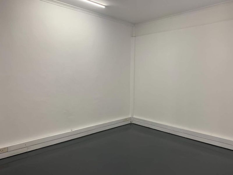 Prime Location: Office or Industrial Space for Lease - Photo 7