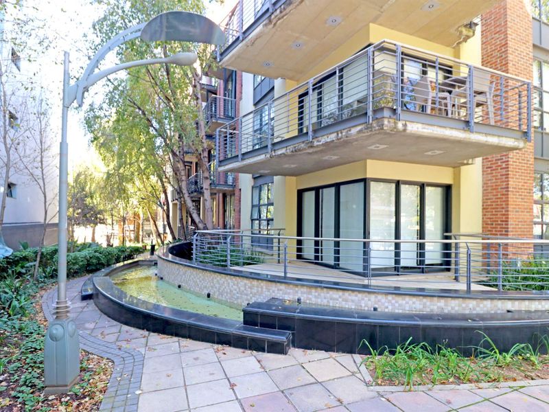 Stylish Furnished 2 Bed Apartment in Melrose Arch with backup power - Photo 2