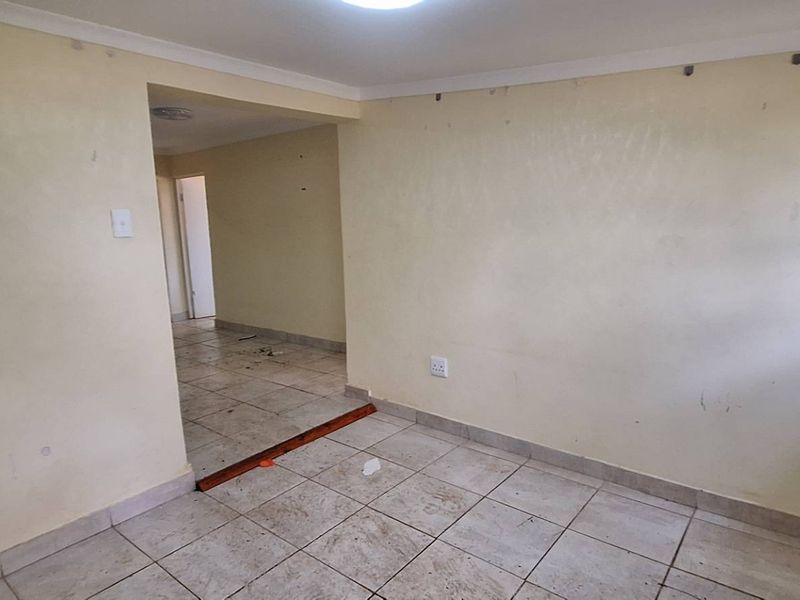 2 Bed Garden Flatlet including water - Crestview - Photo 9